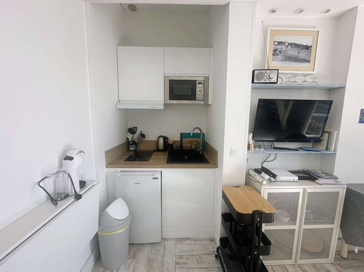 Estudio entero, Raro en alquiler, frente al mar, vista completa al mar, wifi... in Les Sablettes, La Seyne-sur-Mer
