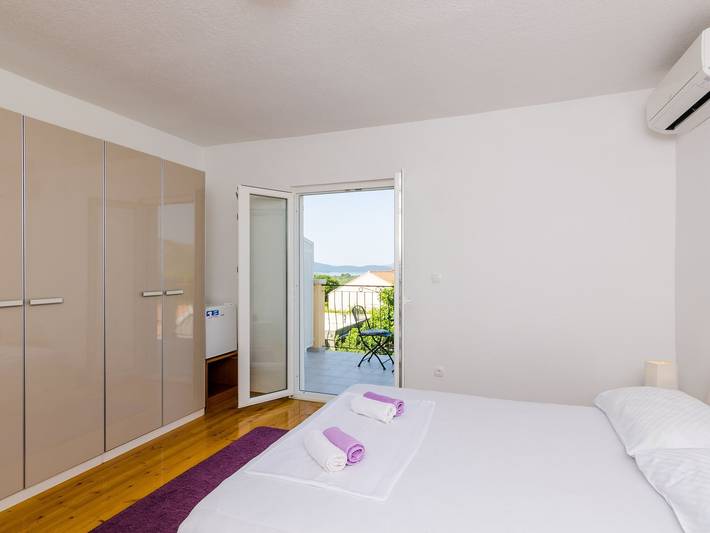 Apartamento entero, Apartment & Rooms Maždin - Triple Room with Balcony and Sea View ( Soba More ) in Slano, Condado de Dubrovnik-Neretva