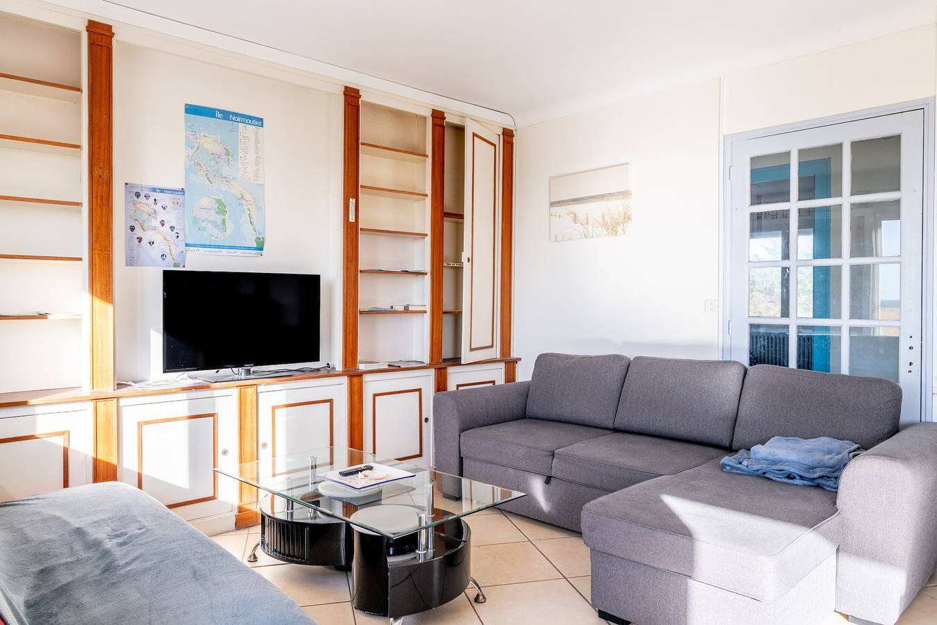 Appartement entier, Appartement 'Face Mer 50m Plage' avec vue sur la mer, terrasse privée et Wi-Fi in Barbâtre, Noirmoutier