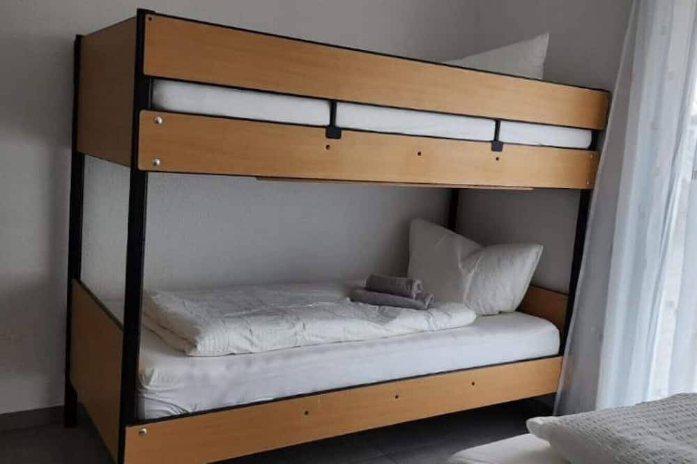 Ganze Wohnung, Gemütliches Grenzaparment mit 6 Schlafmöglichkeiten direkt bei Schaffhausen in Gottmadingen, Hegau