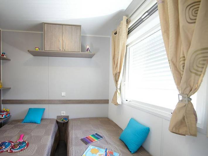 Camping Domaine de Sainte Véziane - Mobilheim 6 personen - Komfort+ Premium 3 - Klimaanlage - Tv in Bessan, Mittelmeerküste (Frankreich)
