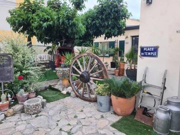 Gîte pour 3 personnes, avec jardin à Avignon