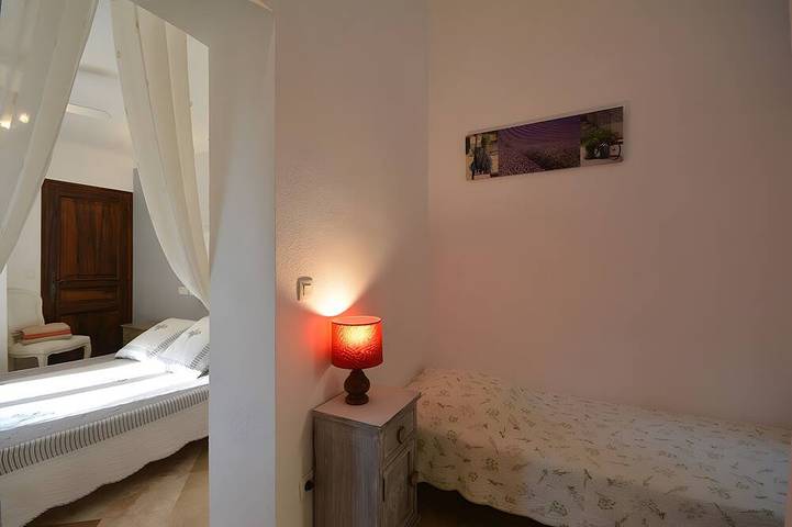 Chambre d’hôte pour 3 personnes, avec piscine et jardin à Bédoin - 4