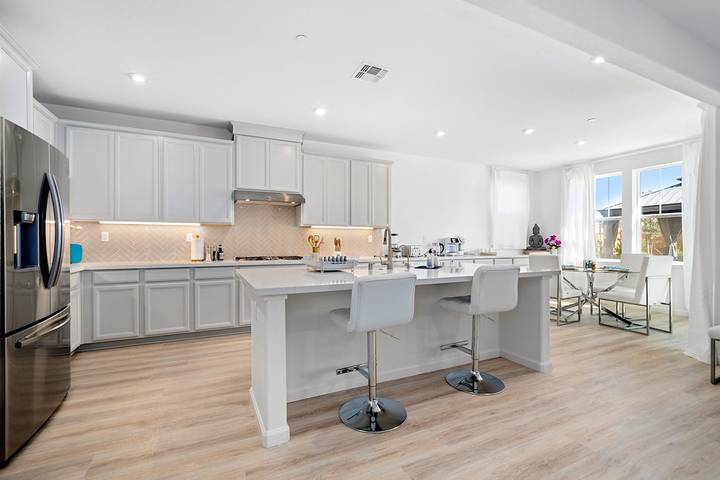 Vacation rental for 8 people in Elk Grove