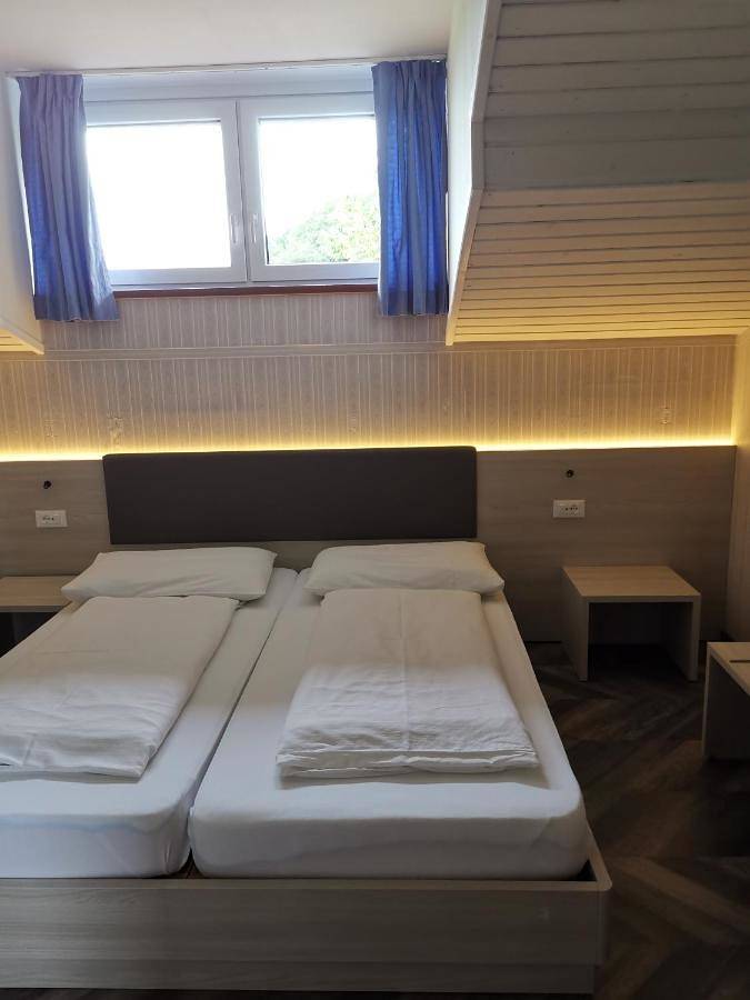 Double Room with Balcony in Pohorje, Finkenstein am Faaker See