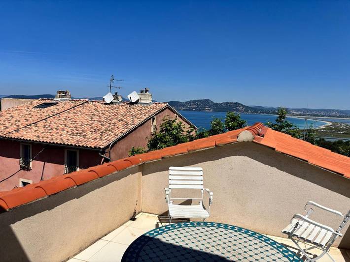Gîte pour 2 personnes, avec vue et terrasse dans Plage de l'Almanarre - 3