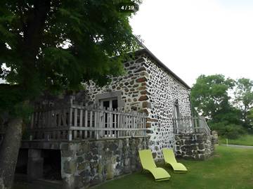 Location De Vacances pour 5 Personnes dans Saint-Saturnin (Cantal), Parc naturel régional des Volcans d'Auvergne, Photo 3