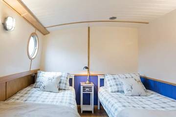 Houseboat for 4 People in Glasgow, Scotland, Photo 3