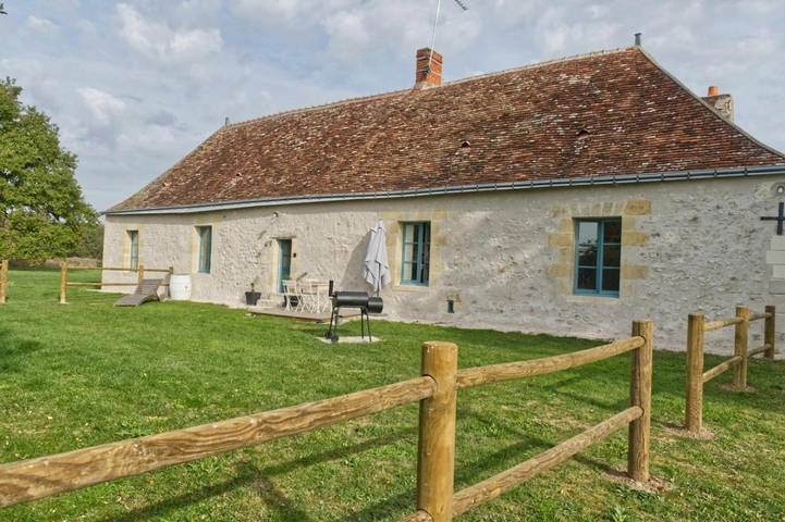 Gîte pour 5 personnes, avec Jacuzzi ainsi que Terrasse et Jardin à Ferrière-Larçon