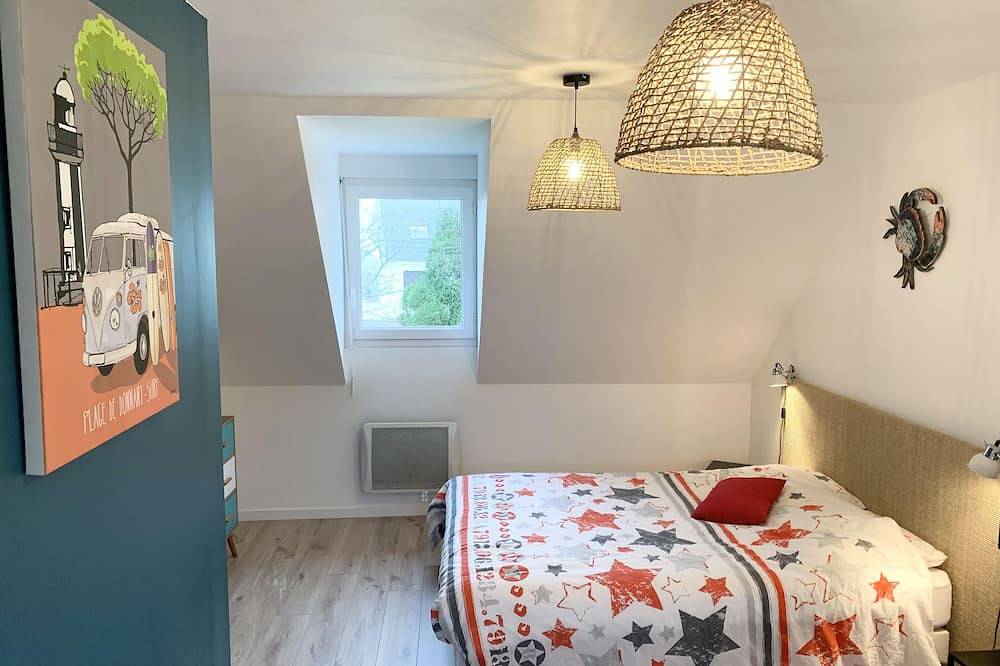 Beautiful detached house with large enclosed garden in a quiet hamlet in Le Palais, Côte des Mégalithes