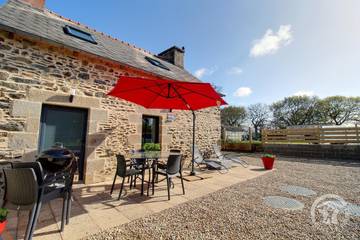 Gîte pour 4 personnes, avec terrasse et jardin à Plourhan