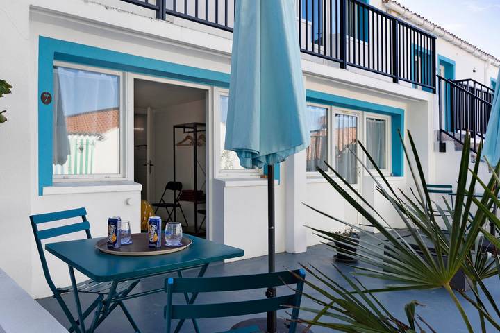 Bed and Breakfast 'Chambre 2' with Shared Terrace, Wi-Fi and Air Conditioning in Saint-Gervais (Vendée), Vendée
