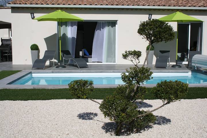 Gîte pour 6 personnes, avec jardin à Saint-Marcel-de-Careiret