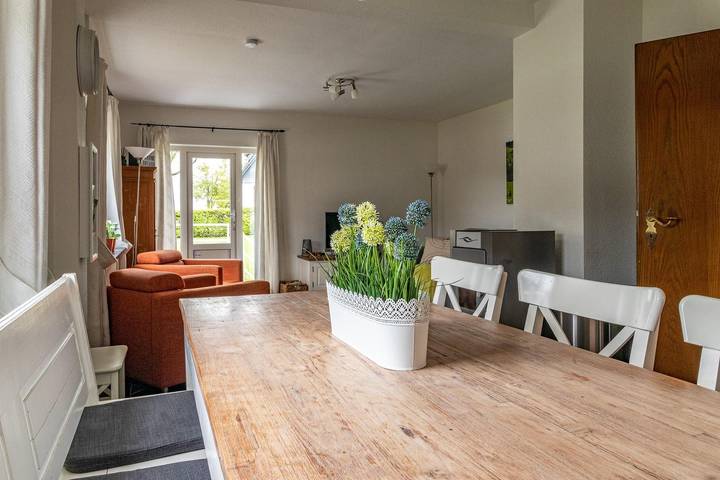 Ferienhaus für 6 Personen, mit Balkon/Terrasse und Terrasse sowie Garten