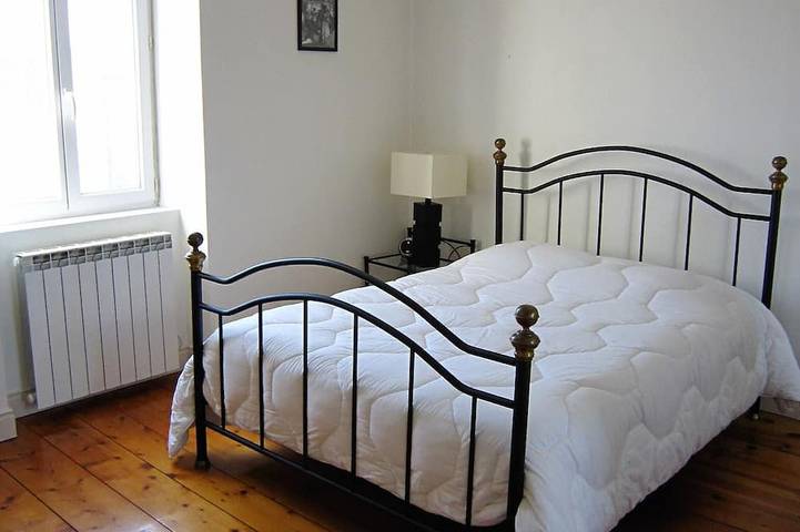 Location de vacances pour 9 personnes, avec jardin et terrasse à Croix-Chapeau - 2