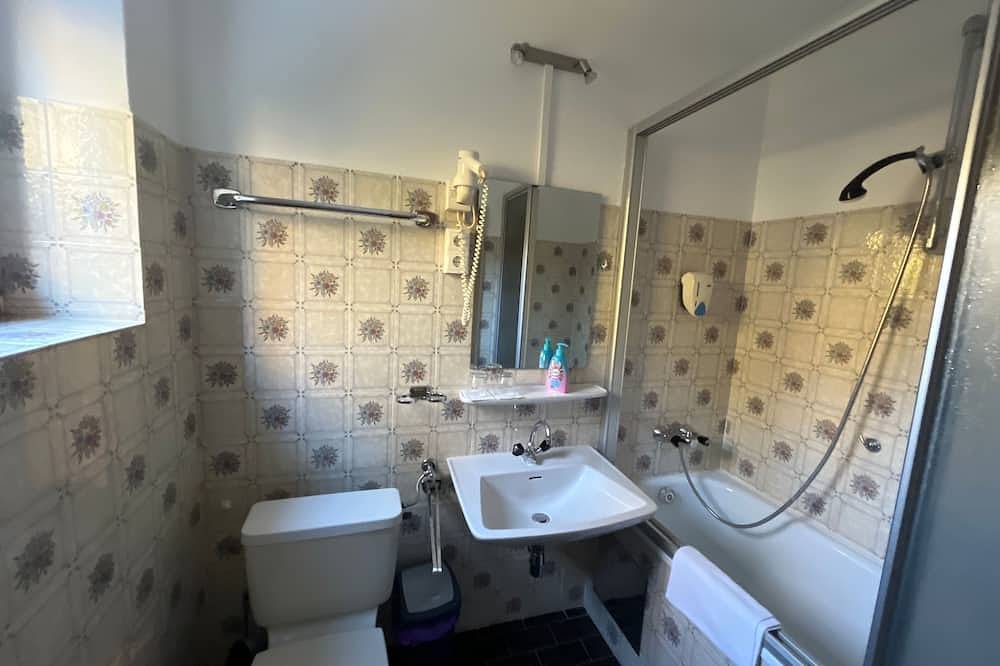 Zimmer 18 / 3bett Ohne Balkon - Pension Alpina in Obsteig, Tiroler Oberland
