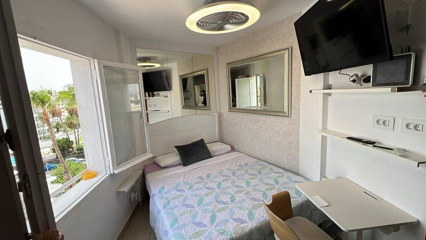 Entire studio, Holiday Apartment 'Loft Koka Alto' with Sea View, Shared Pool and Wi-Fi in Maspalomas, San Bartolomé de Tirajana