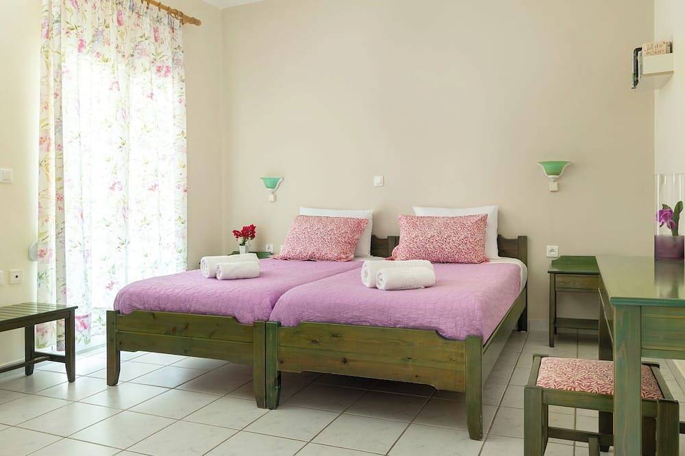 Hel lägenhet, Only 5 Min.Walk From Crystal Water Sandy Beach Of Almirida in Almyrida, Vámos