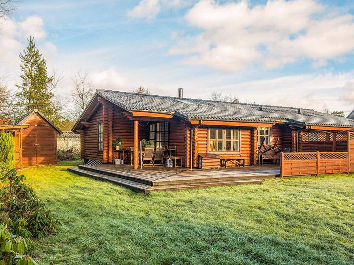 Ferienhaus für 6 Personen, mit Whirlpool und Terrasse sowie Garten und Kinderpool in Silkeborg