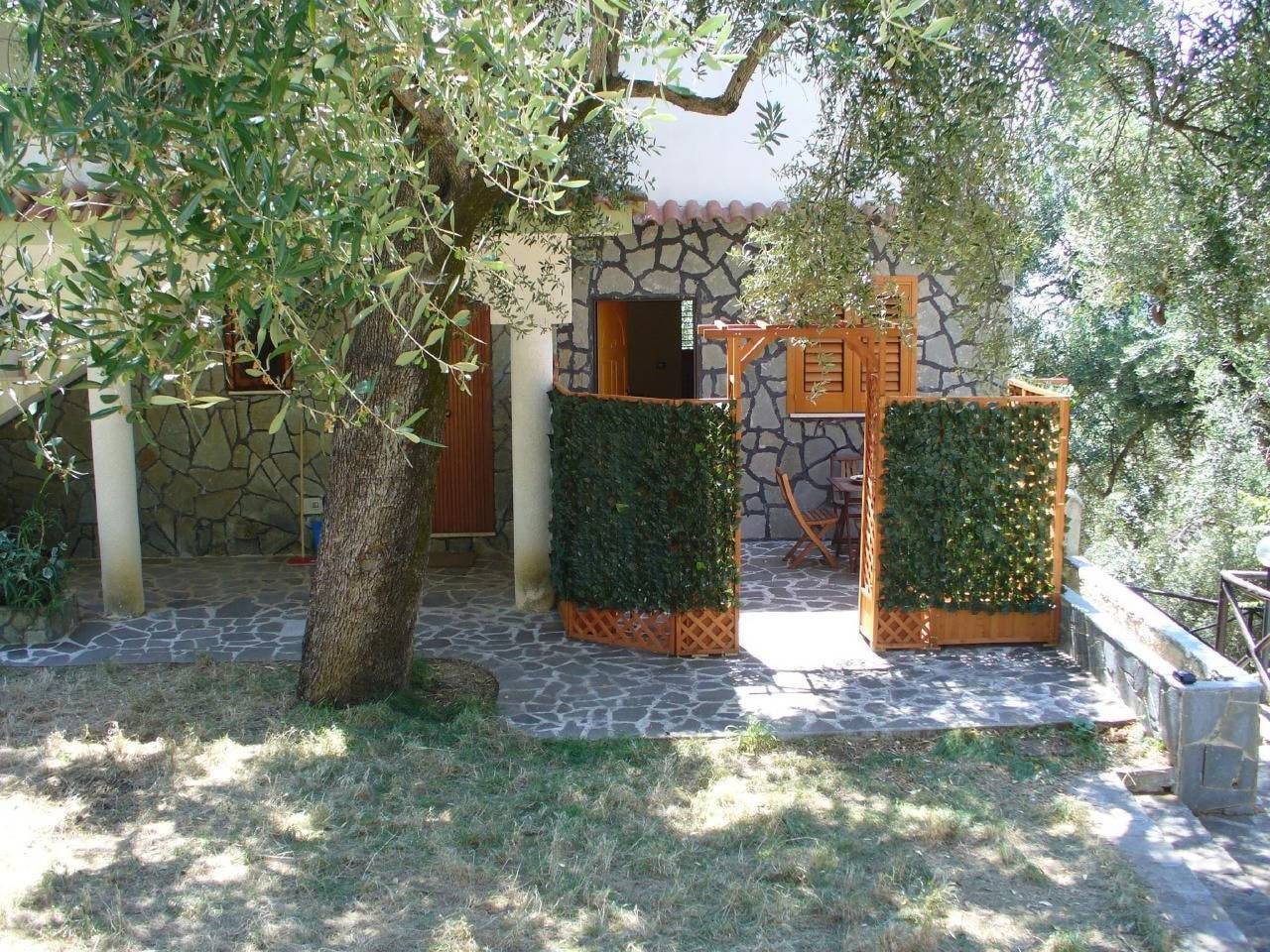 Appartement mit Garten, Terrasse und Grill in Pisciotta, Cilento Coast