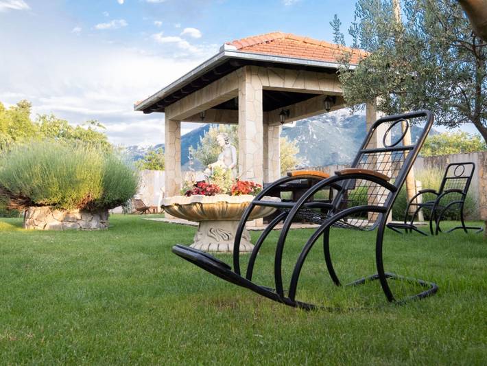 Villa for 18 personer, med Balkon og Terrasse samt Jacuzzi i Makarska Riviera