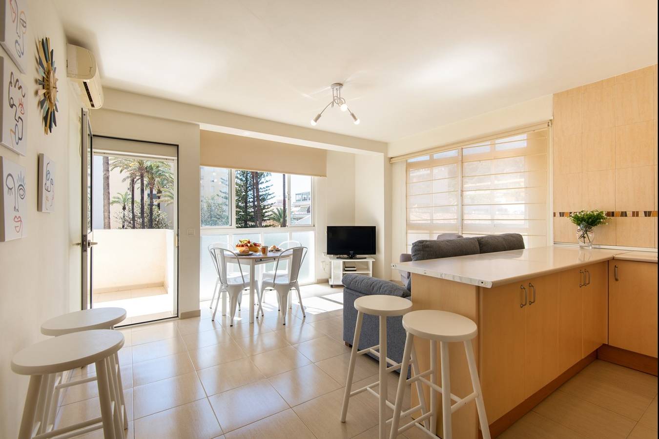 Hel ferieleilighet, Ferieleilighet for 6 personer med terrasse in La Carihuela, Torremolinos