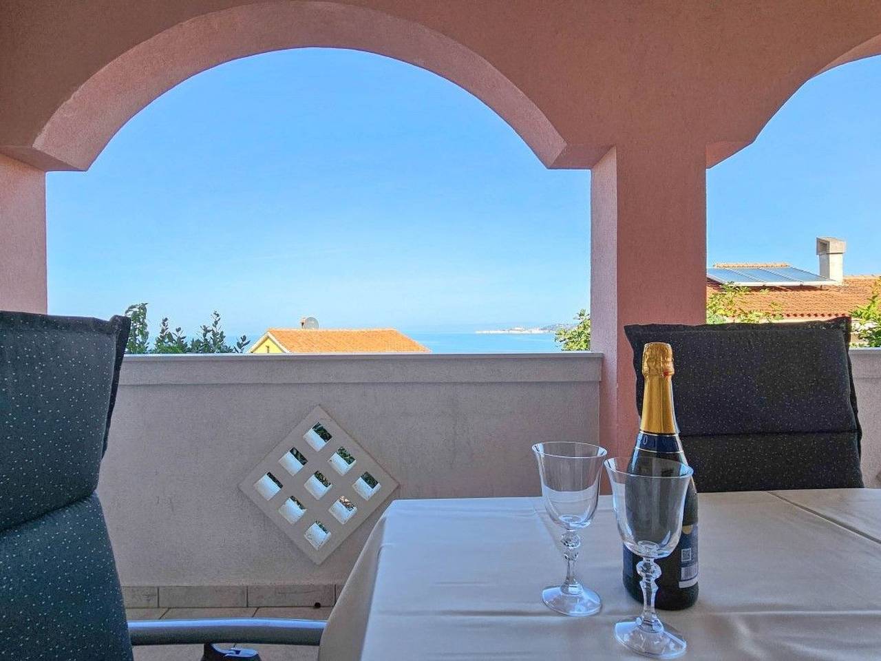 Ganze Wohnung, Apartment für 2 Personen mit Meerblick in Crveni Vrh, Umag und Umgebung