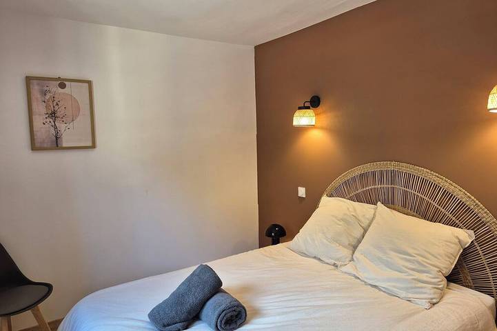 Location de vacances pour 7 personnes, animaux acceptés à Les Vignes - 2