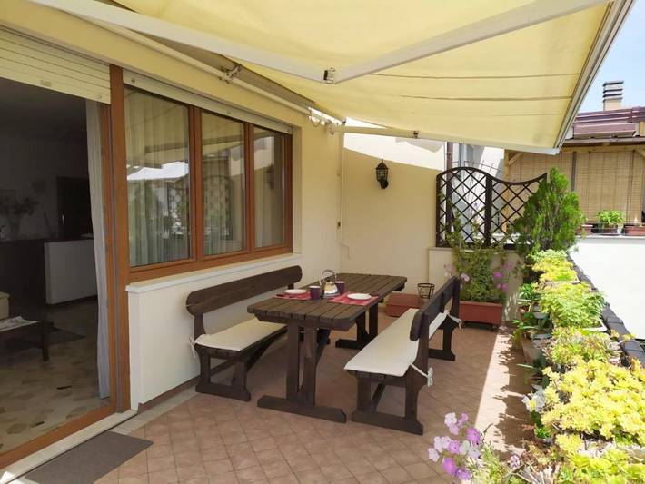 Ferienwohnung für 5 Personen, mit Balkon und Terrasse sowie Ausblick in Lido di Venezia