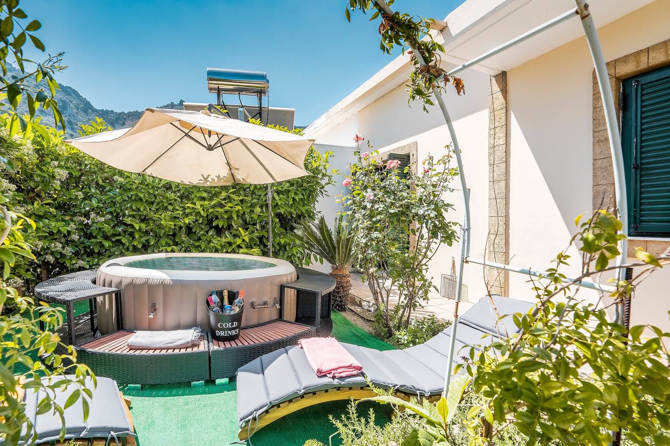 Villa for 6 Guests in Rhodes, Dodecanese