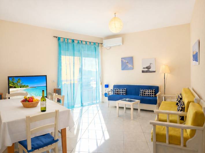 Ganze Wohnung, Ferienwohnung für 5 Personen mit Balkon in Sarandë, Vlorë