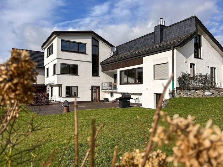 Ferienhaus für 8 Personen, mit Ausblick und Garten sowie Terrasse, mit Haustier in Meschede