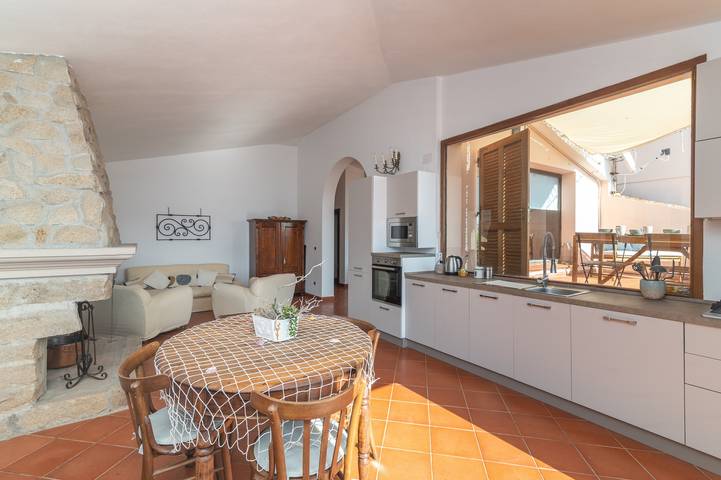 Casa Vacanze 'Le Giare 2' con vista mare, terrazza privata e aria condizionata in Parco Nazionale dell'Arcipelago di La Maddalena, Isola della Maddalena
