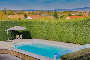 Gîte pour 10 personnes, avec jardin à Chagny