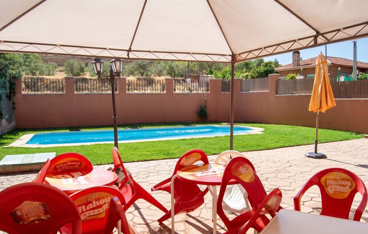 Chalet para 12 personas, con piscina y terraza en Castilla-La Mancha - 3