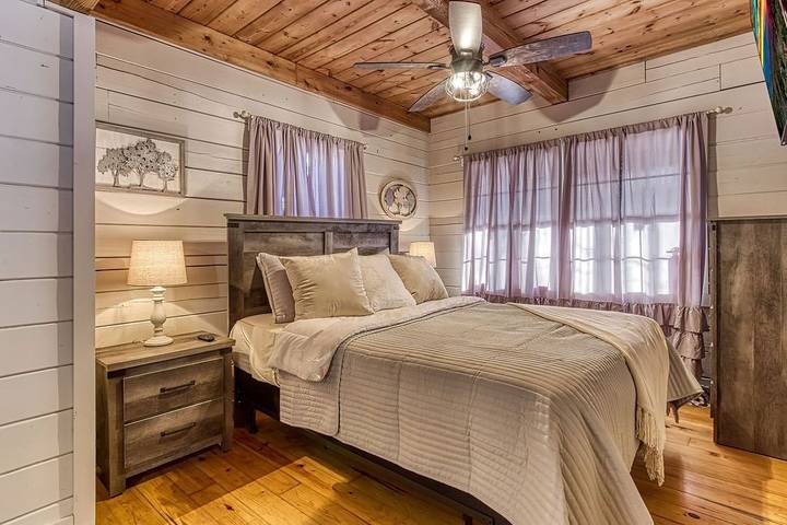 Log cabin for 10 people, with hot tub in Dollywood