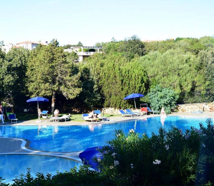 Appart’hôtel pour 4 personnes, avec piscine ainsi que jardin et bassin pour enfant