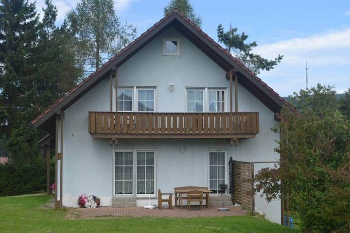 Ferienwohnung für 4 Personen, mit Balkon und Garten