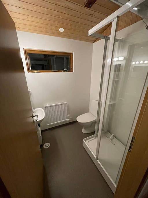 Ferienhaus für 6 Personen, mit Terrasse und Ausblick sowie Garten, mit Haustier in Island - 4