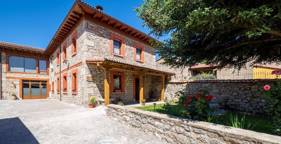 Casa de vacaciones para 10 personas, con vistas y jardín en Parque Regional de la Montaña de Riaño y Mampodre - 3