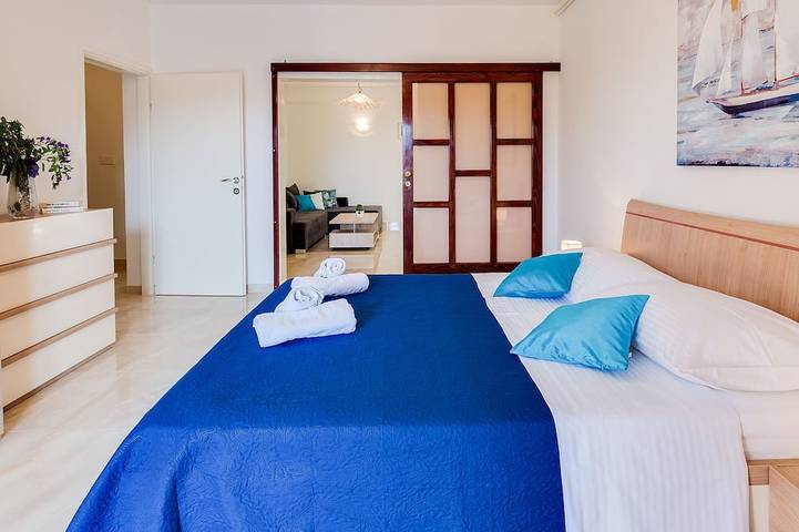 Ferienwohnung für 3 Personen, mit Balkon und Pool sowie Garten in Rab Stadt - 4