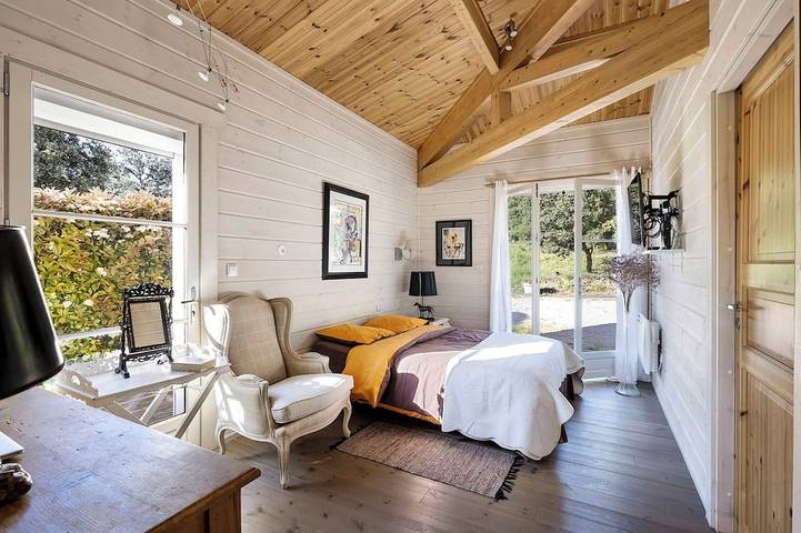 Location de vacances pour 8 personnes, avec terrasse, animaux acceptés à Aigues-Vives (Hérault) - 2