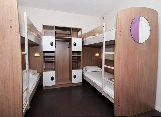 4-Bed Female Dormitory Room in Rochefort, Région de Rochefort