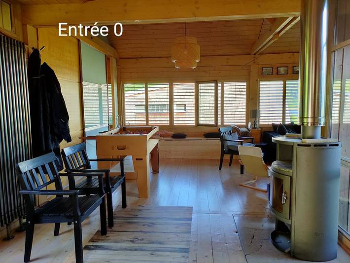 Chalet pour 8 personnes, avec vue sur le lac ainsi que terrasse et jardin dans le Doubs - 4