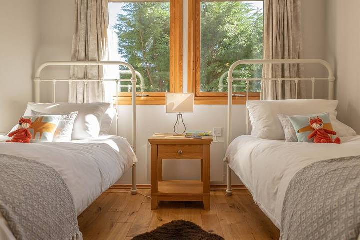 Mallachie - sleeps 8 guests  in 4 bedrooms in Boat of Garten, Highlands