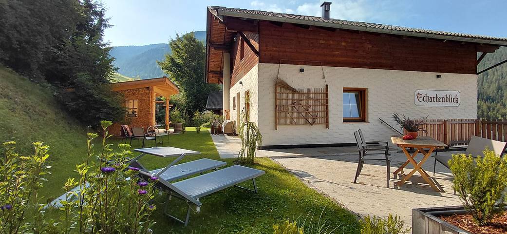Ganze Wohnung, Ferienwohnung 'Carina' mit Bergblick, Balkon und Wi-Fi in Reinswald, Sarntal