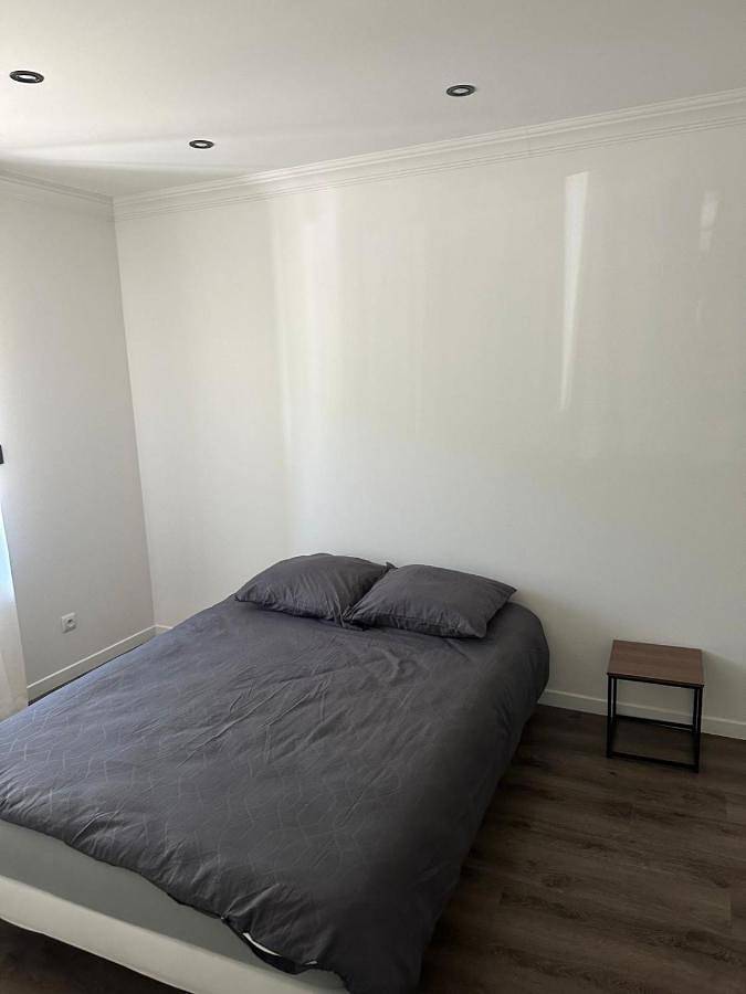 Appartement entier, One-Bedroom Apartment in Aiguebelle (Savoie), Région de Saint-Jean-de-Maurienne