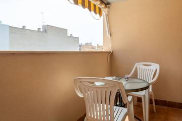 Apartment for 4 People in Torrevieja Centre, Torrevieja, Photo 2
