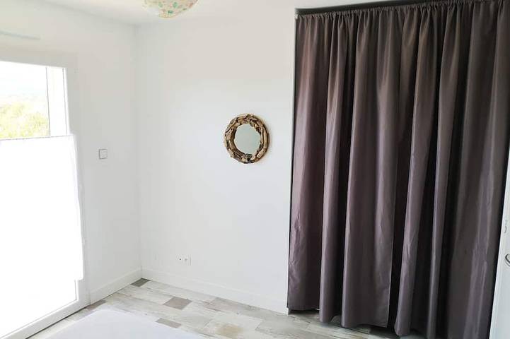 Location de vacances pour 6 personnes, avec terrasse et jardin à Figari - 4