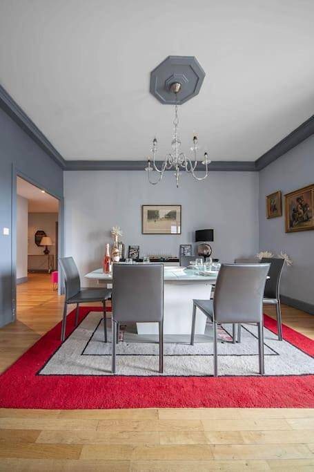 Gîte pour 4 personnes, avec vue et balcon dans Casino Grand Cafe de Vichy - 2